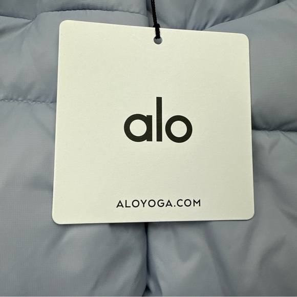 Alo Yoga Puffer Jacket Winter Frost - Picture 2 of 9